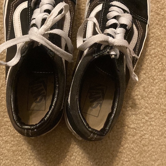 Vans Black & White Lace-up Shoes -M 7 / W 8.5 - Picture 8 of 9